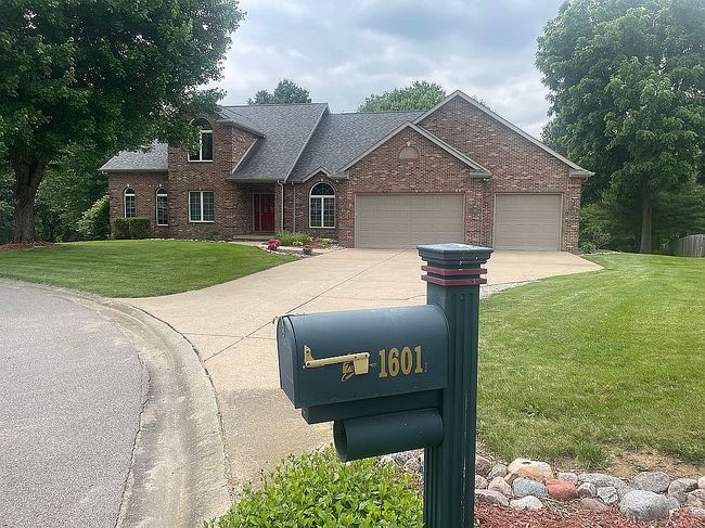 Photo of 1601 Ascot Chase, Sherman, IL