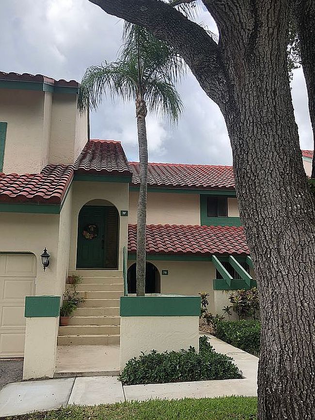 7 Lexington Ln E, Palm Beach Gardens, FL