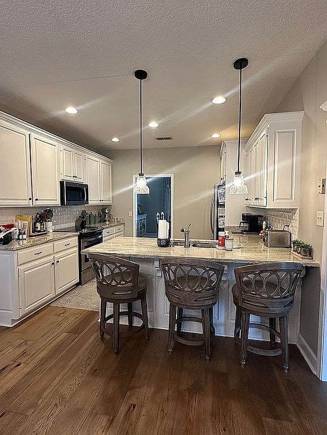 Image of 724 Pine Needle Rd
