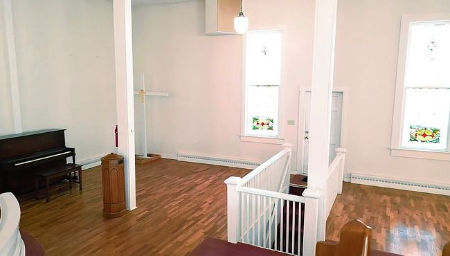 Photo of 718 E 4th St