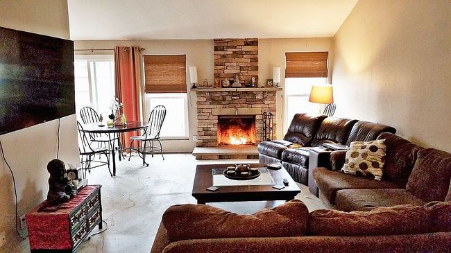 Additional photo 2 of property located at 3501 Redwood St