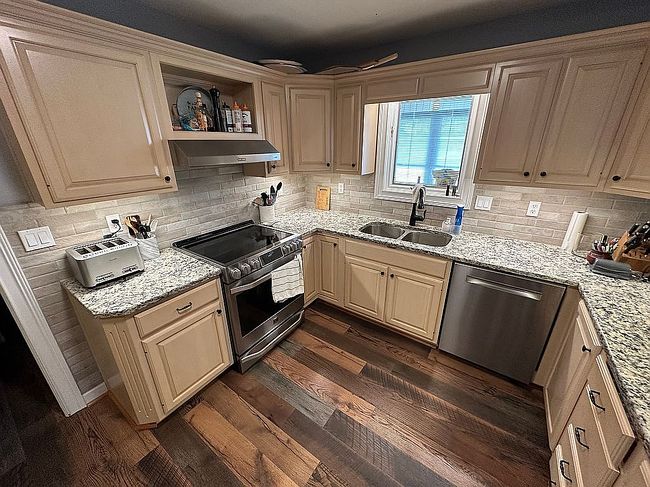 Image of 81 Farmington Dr
