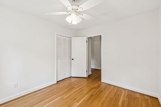 Photo of 2812 N Dinwiddie St, Arlington, VA