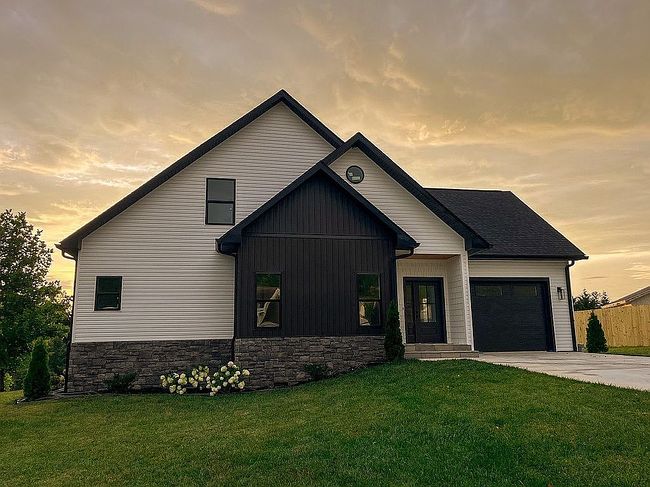 Photo of 38 Red Laurel Ct, Hendersonville, NC