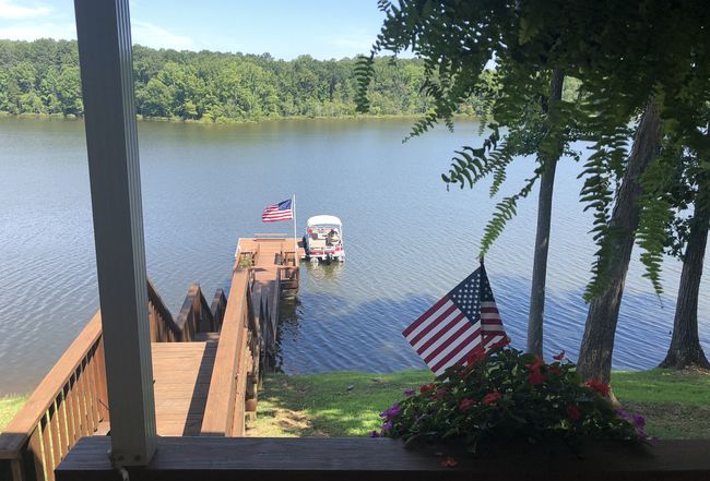 Additional photo 2 of property located at 370 Lake Landing Dr