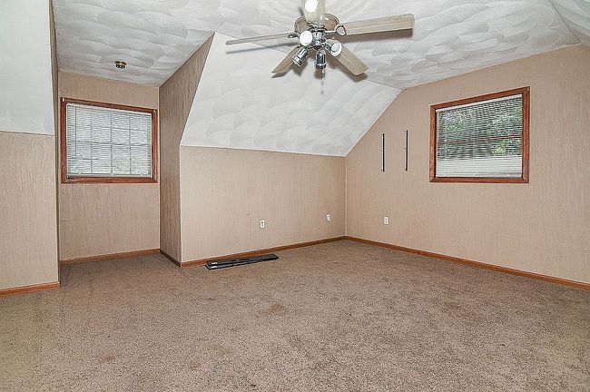 Additional photo 2 of property located at 801 Hickory Ln