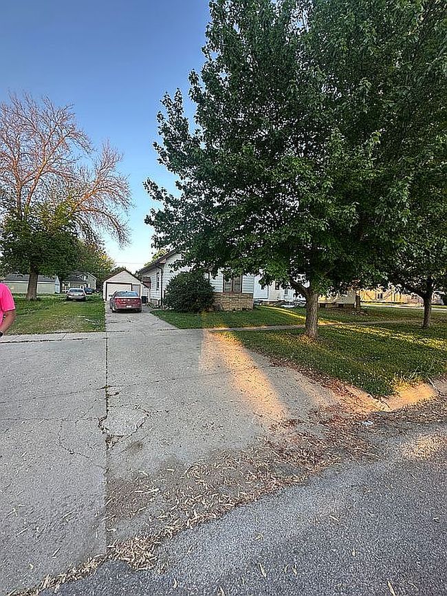 Photo of 118 S Kiel St, Holstein, IA