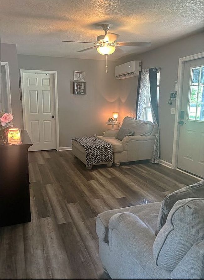 Image of 421 W 6th St