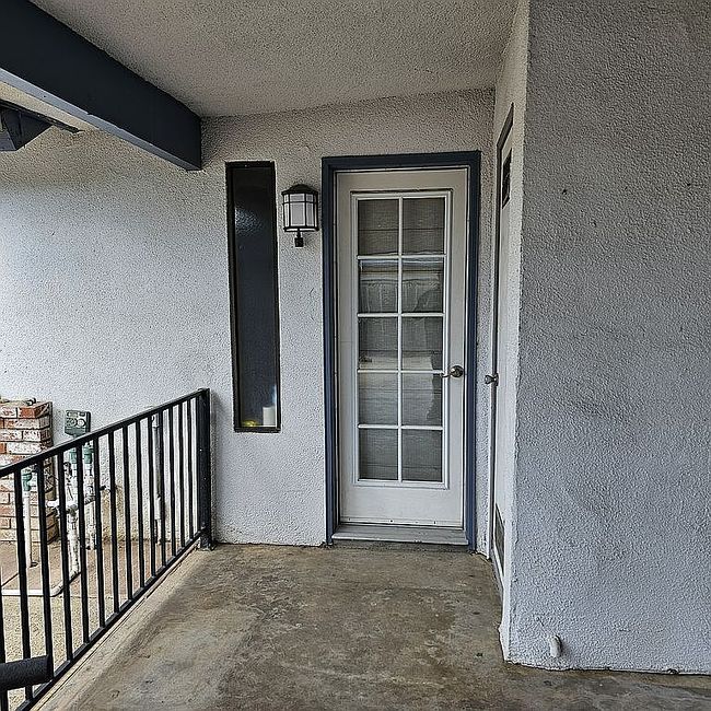 Photo of 744 W Magill Ave, Fresno, CA