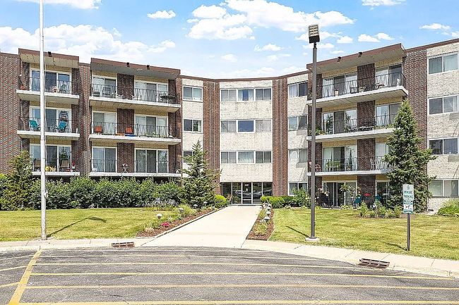 Photo of 5540 Walnut Ave Apt 7B, Downers Grove, IL