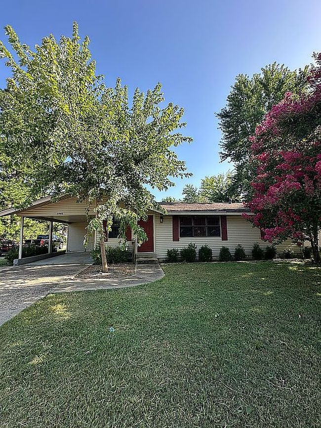 Photo of 1951 Torreyson St