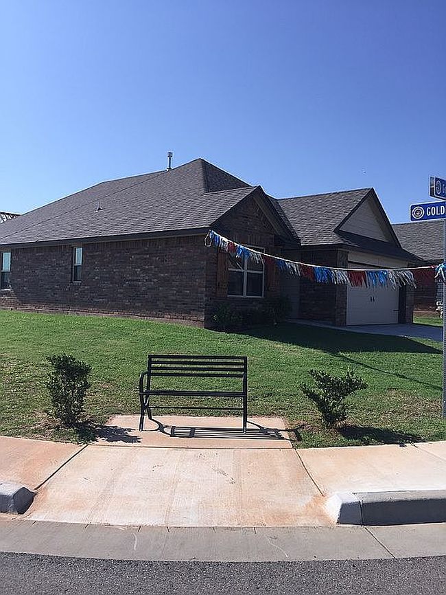 Additional photo 2 of property located at 1008 Golden Leaf Dr