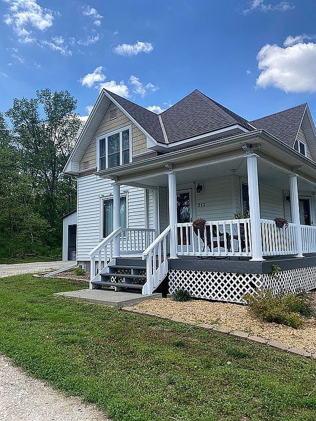 Photo of 212 E Campbell St, Westmoreland, KS