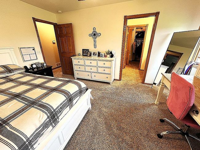 Photo of 904 Pleasant St Se, Bondurant, IA