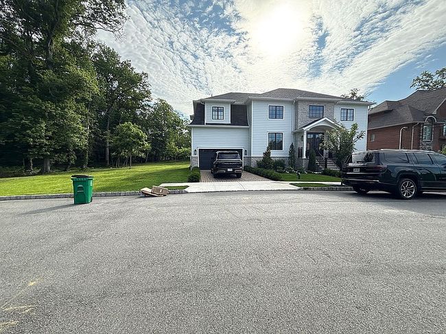 Photo of 75 Poughkeepsie Ct, Staten Island, NY
