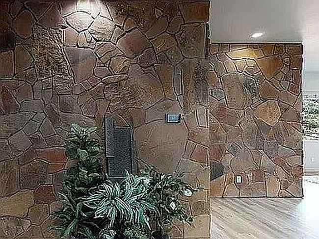 Image of 595 Hidden Valley Rd
