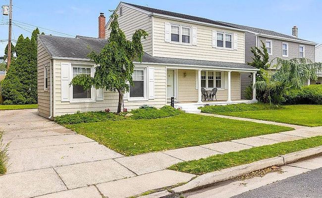 Photo of 411 N Douglas Ave, Margate City, NJ