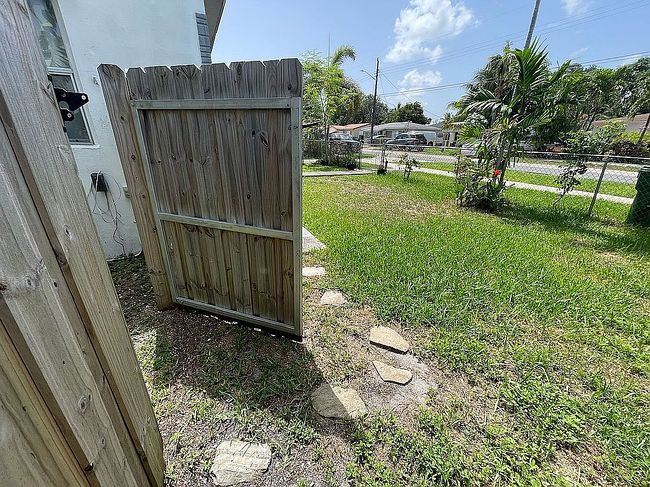 Image of 623 Sw 10th St