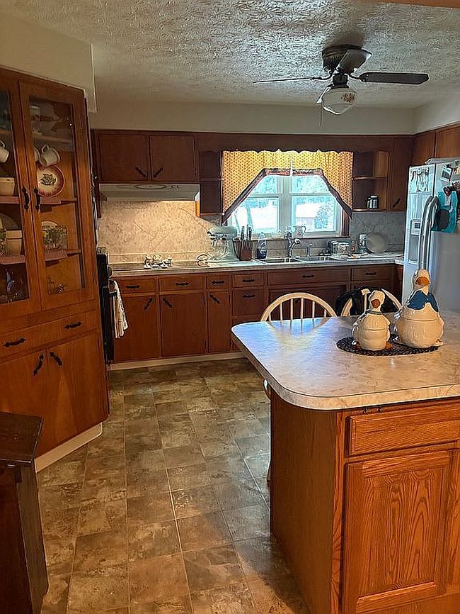 Photo of 347 King Dr, Leon, WV