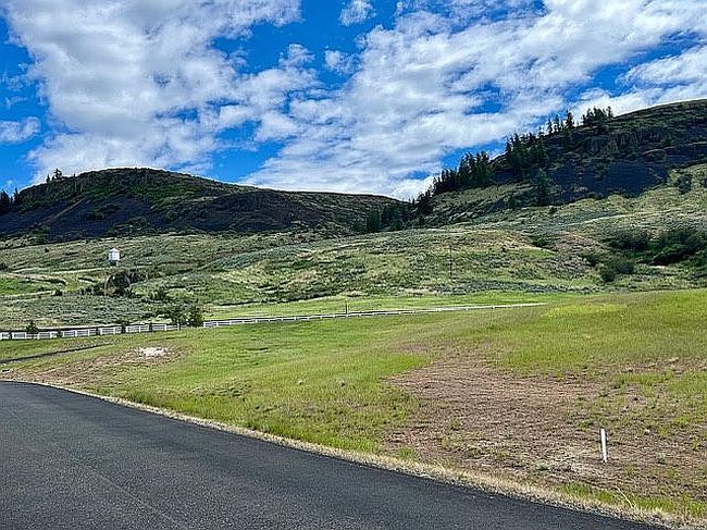 Photo of 44225 Tyax Ln N, Wilbur, WA