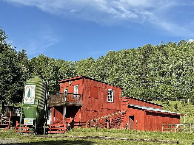 Photo of 687 Three Creeks Ln, Sparta, NC