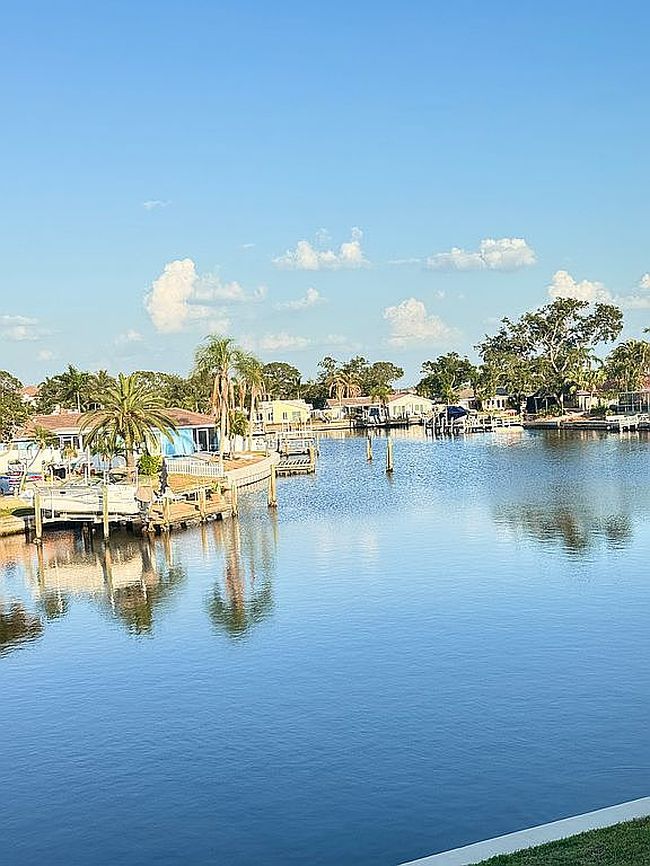 Image of 6537 Cape Hatteras Way Ne #1