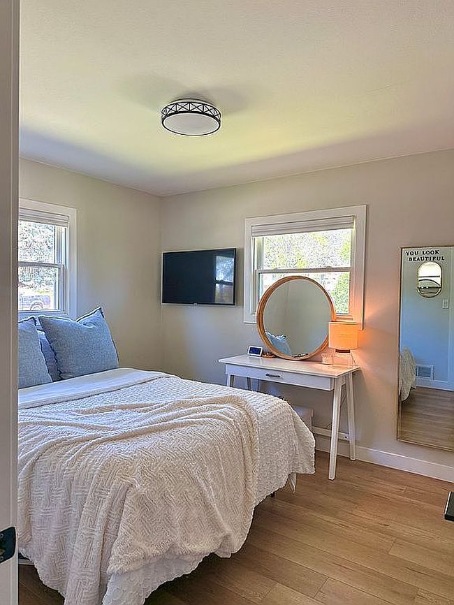 Image of 1115 Pioneer Dr