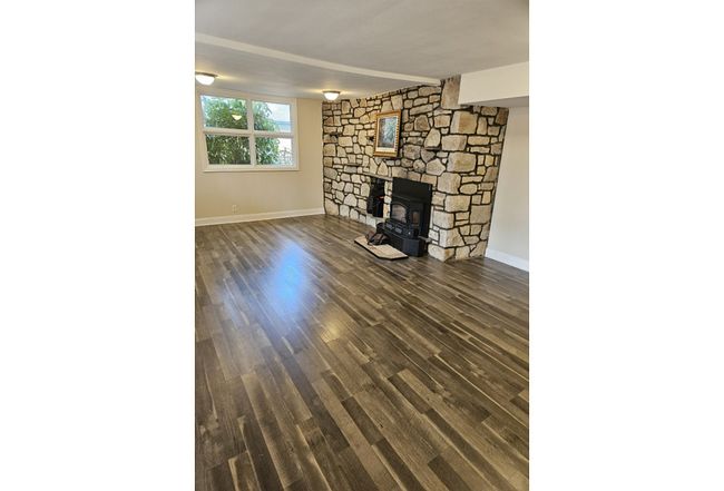 Image of 1404 Autumn Rd