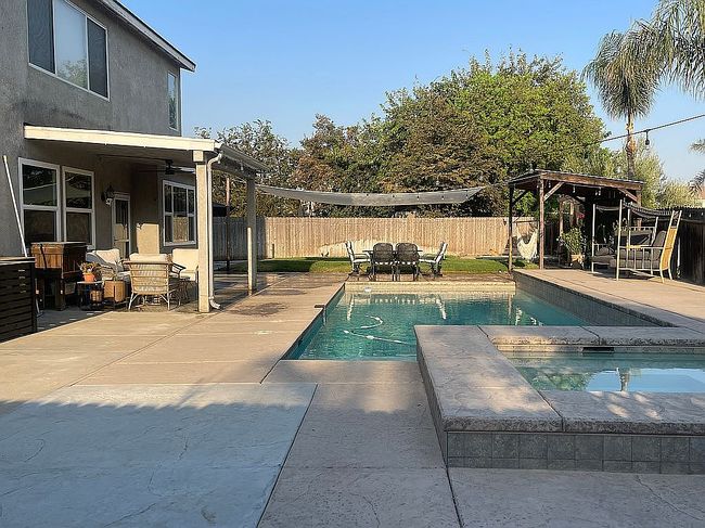 Photo of 940 W Sandstone Ct, Hanford, CA