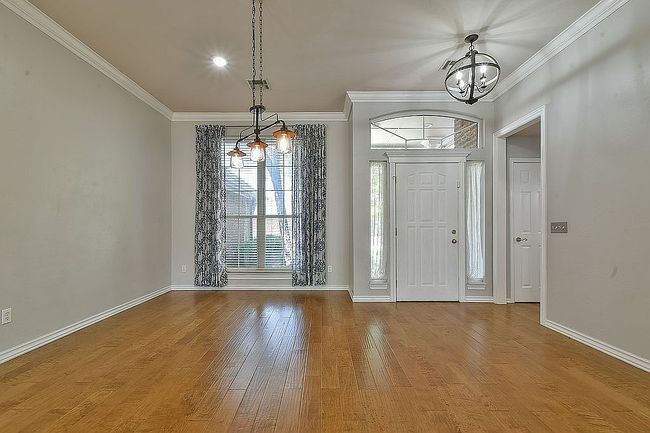 Preview of property located at 12908 Meadow Crest Dr