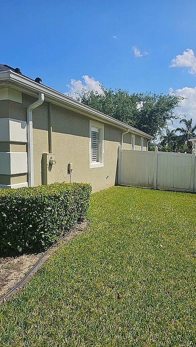 Image of 1056 Home Grove Dr