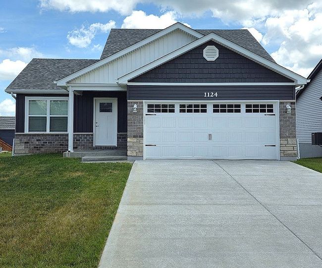 Photo of 1124 Bronze Dr, Foristell, MO