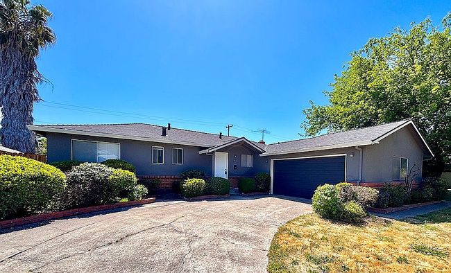 Photo of 7024 Tamoshanter Way, Sacramento, CA