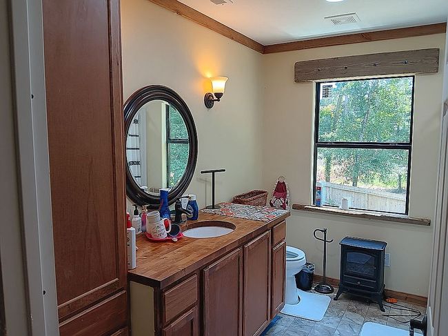 Additional photo 1 of property located at 816 Brook Hollow Dr