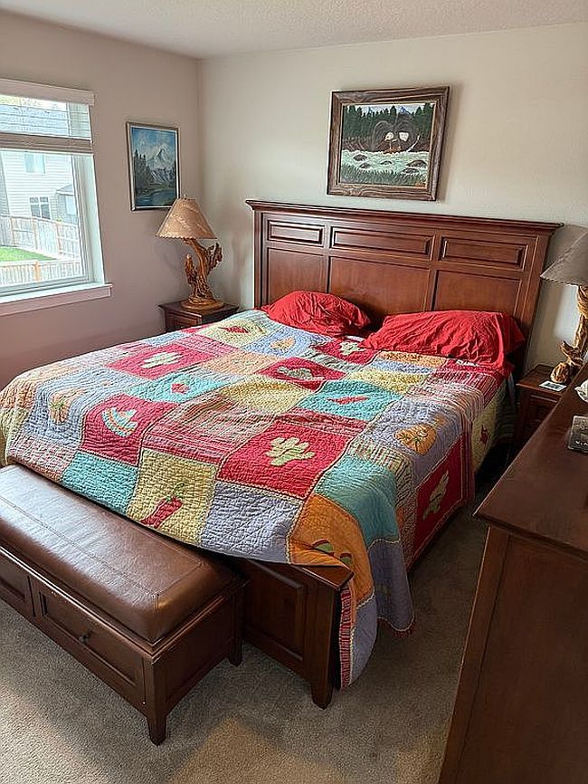 Photo of 242 W 17th St, Lafayette, OR