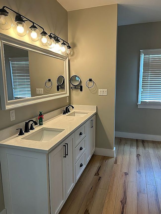 Additional photo 2 of property located at 281 Greenbriar Dr