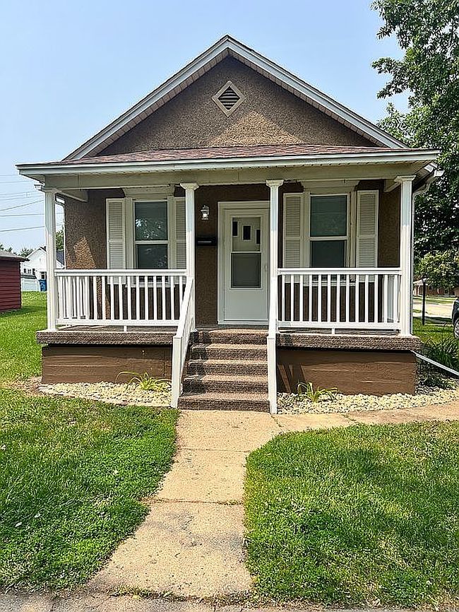 Image of 200 W 2nd Pl