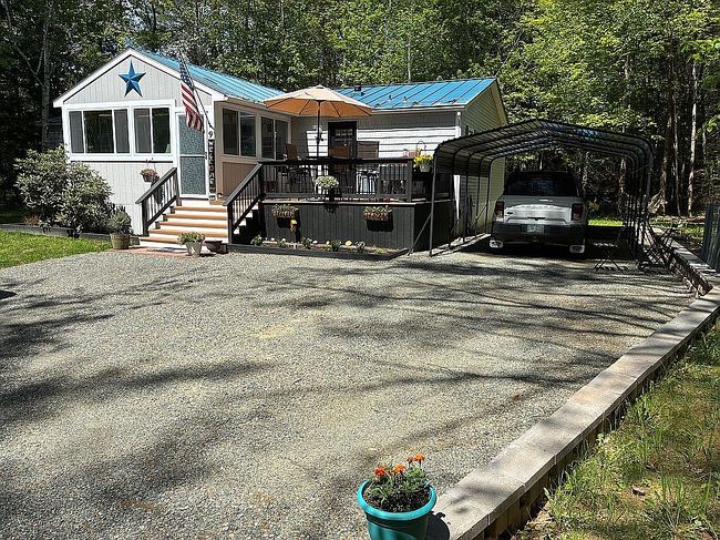 Image of 9 Tibbits Ln