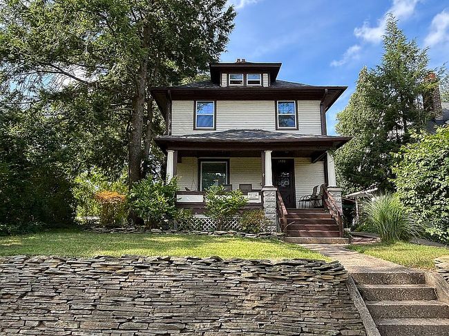 Photo of 1330 W Maple St, Kalamazoo, MI