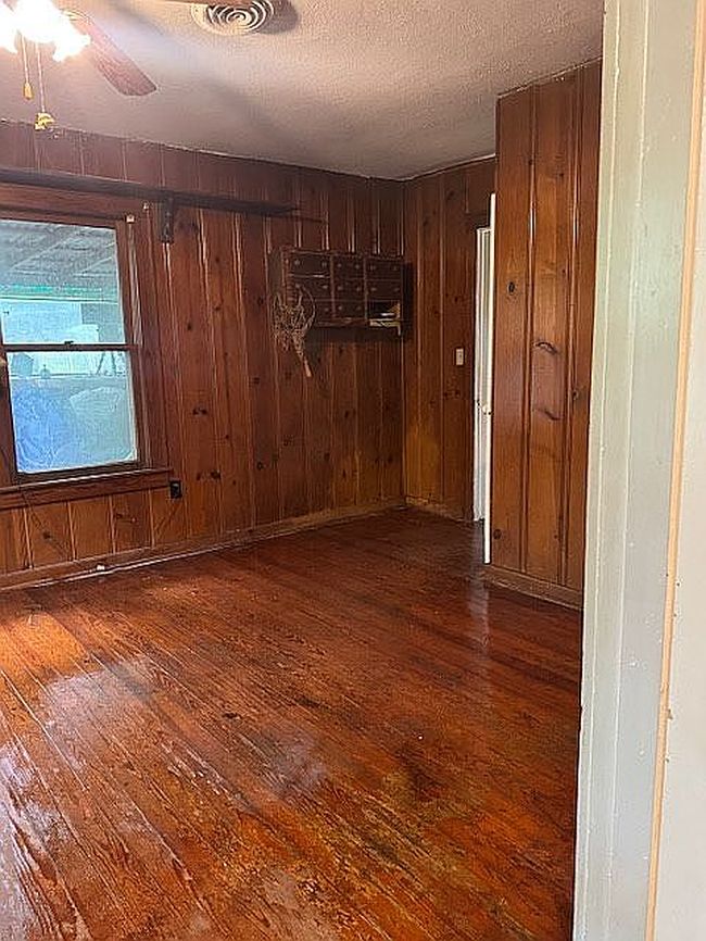 Additional photo 1 of property located at 613 N Virginia St