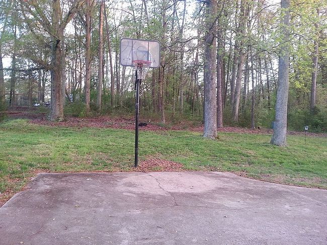 Photo of 1824 Robinhood Dr, Burlington, NC