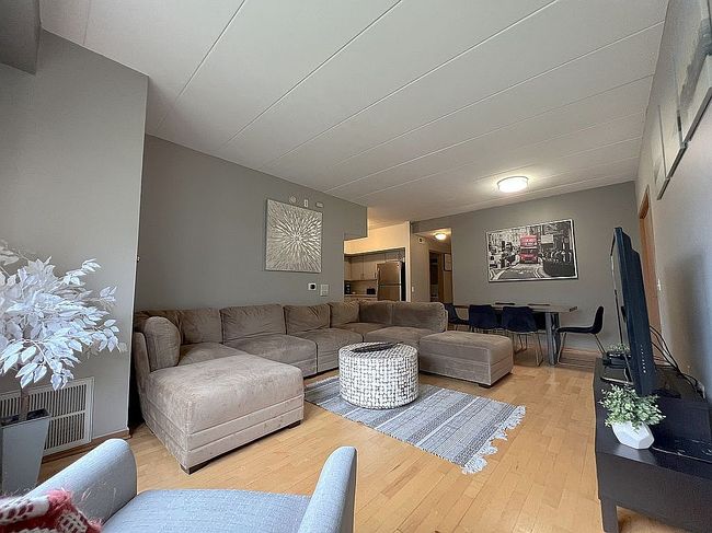 419 W Cermak Rd #2C, Chicago, IL