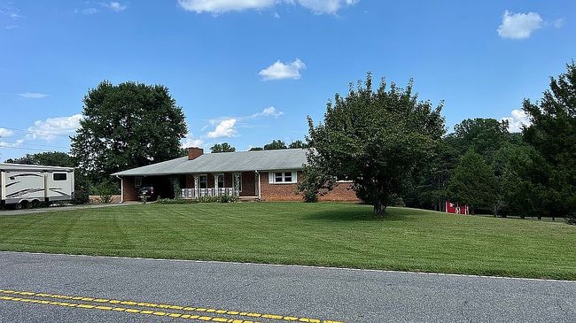 Photo of 5305 Belews Creek Rd, Walkertown, NC