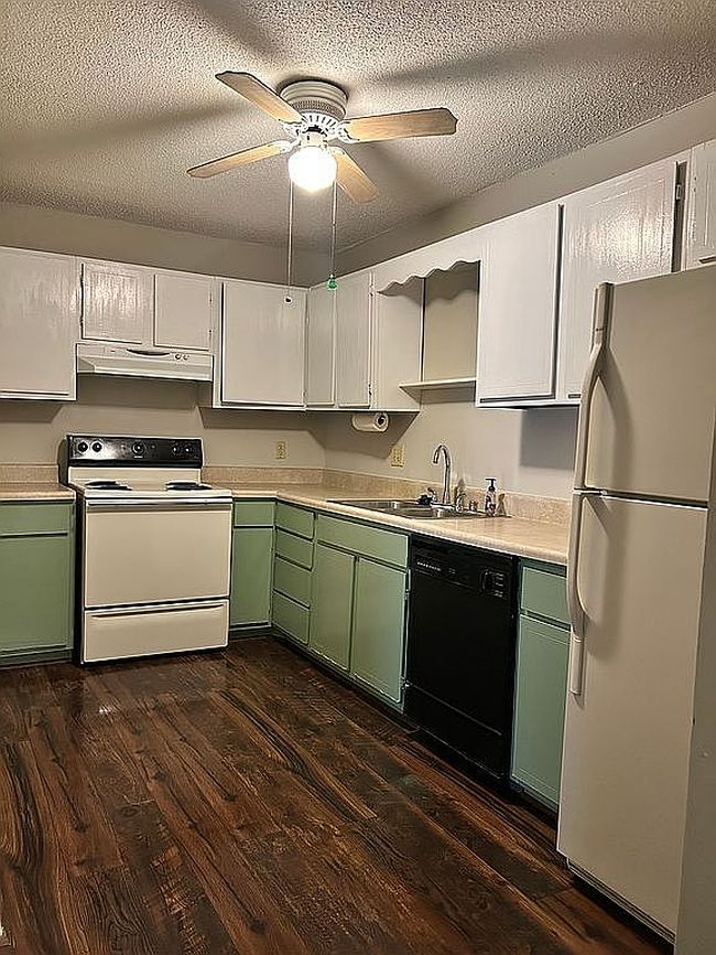 Image of 405 Woodland Vlg