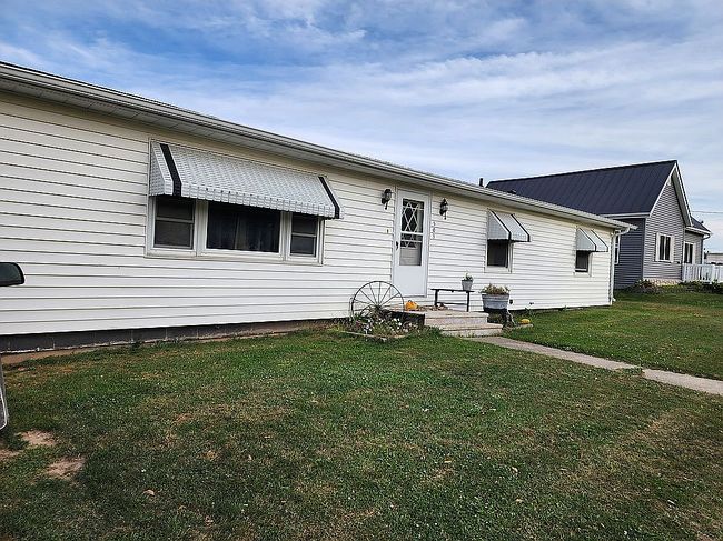 Photo of 503 N Franklin St, Edgewood, IA
