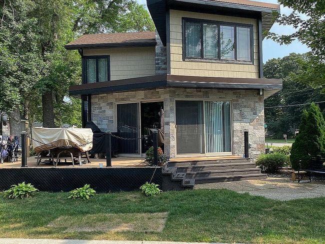 Image of 1219 S Shore Dr
