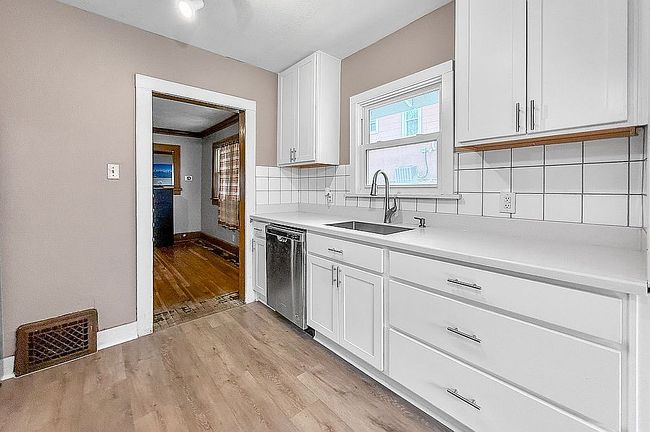 Additional photo 2 of property located at 1700 30th St