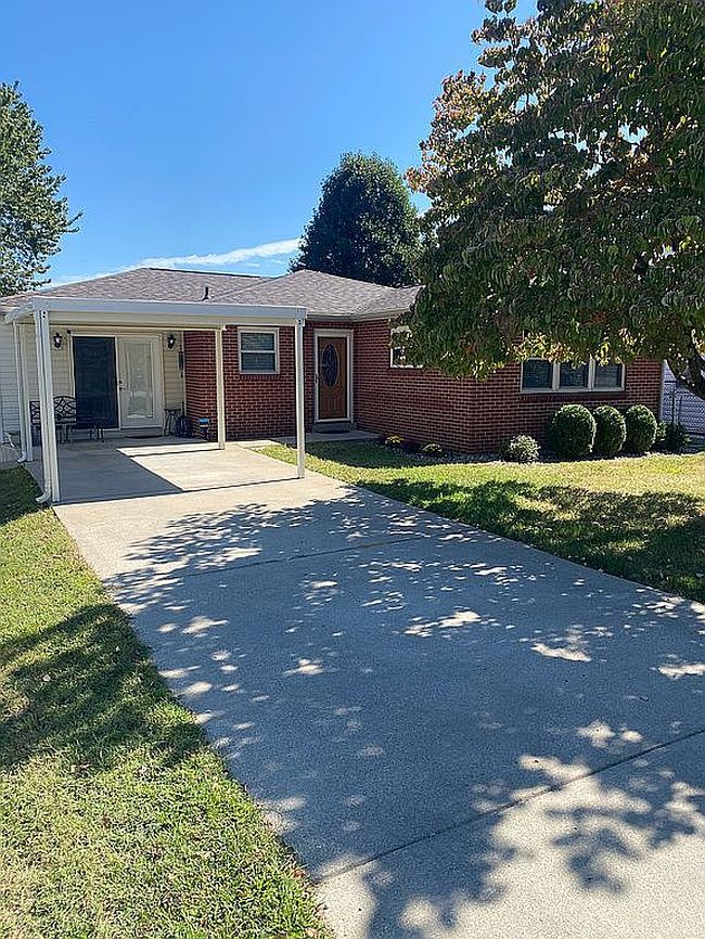 Additional photo 3 of property located at 2707 Campbell St