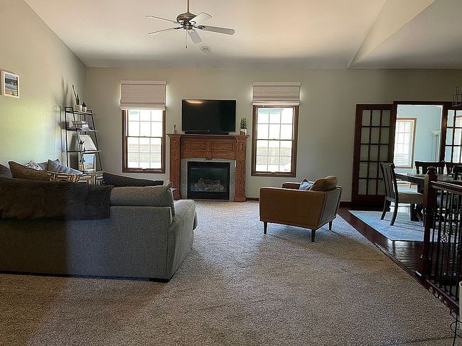 Image of 3302 Brook Hollow Dr