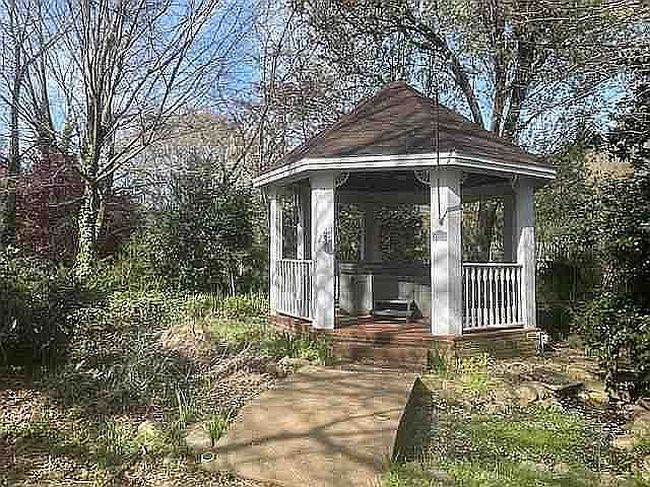 Photo of 213 Harts Ln, Simpsonville, SC